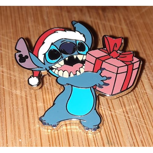202673 | WDW - Hidden Mickey Series - Stitch Holidays - 2024