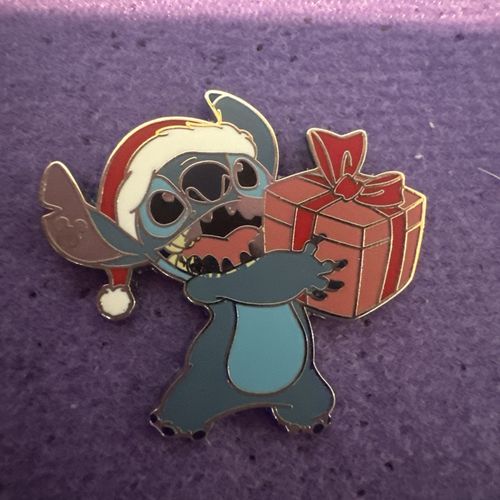 202673 | WDW - Hidden Mickey Series - Stitch Holidays - 2024