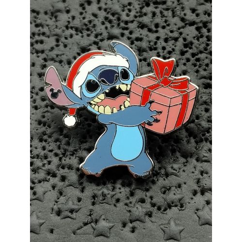 202673 | WDW - Hidden Mickey Series - Stitch Holidays - 2024