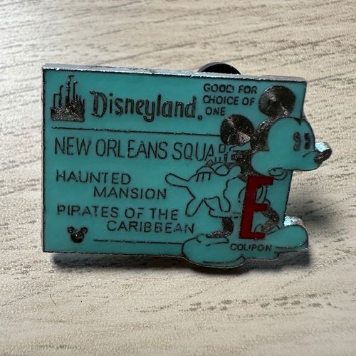 54748 | DLR Global Lanyard Series - Mickey Ticket - 2005 - New