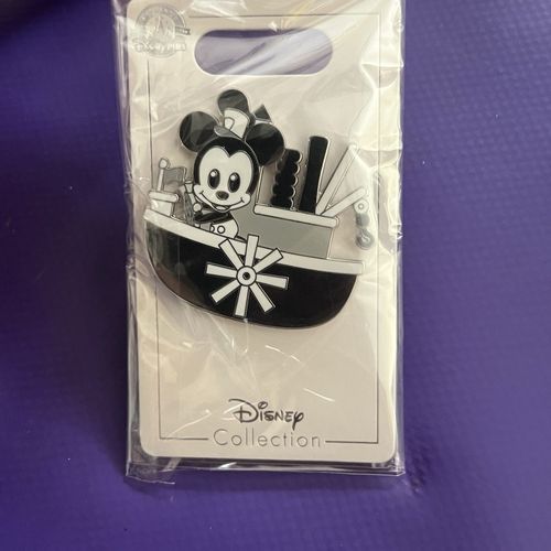 54422 | WDW/DLR - Mickey Mouse - Steamboat Willie - 2022 | My Pin