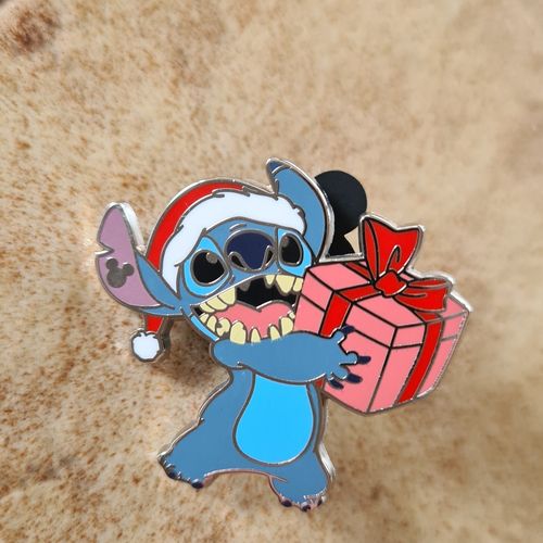 202673 | WDW - Hidden Mickey Series - Stitch Holidays - 2024